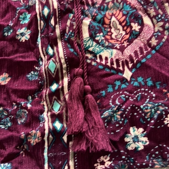 Shyanne Stunning deep purple w/flowers western themed shirt 3/4 flowing sleeve - Picture 7 of 7